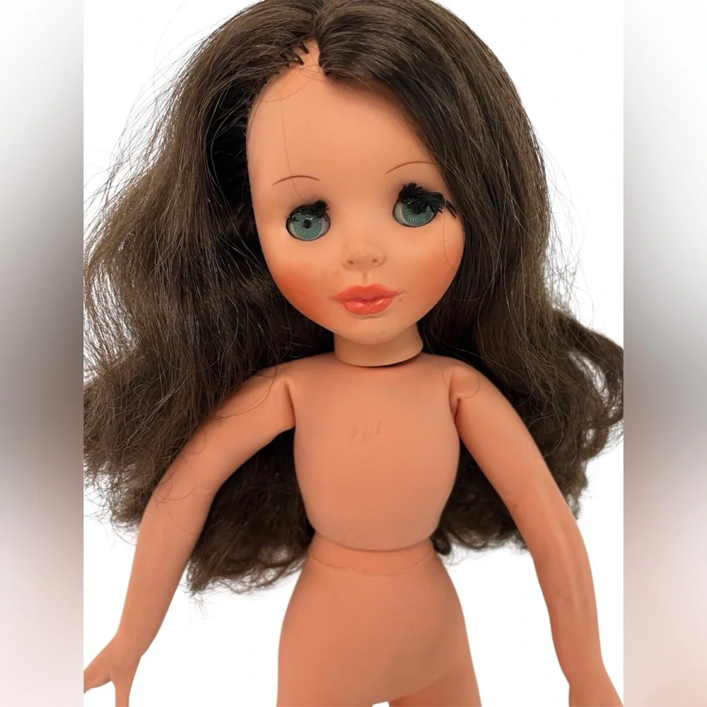 Furga Italy Vittoria Doll 14” Vtg Brunette Hair Blue Eyes Posable 60s “V” Girls